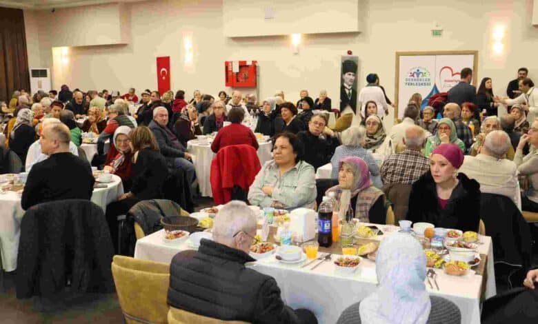 Asırlık Çınarları iftar sofrasında buluşturdu