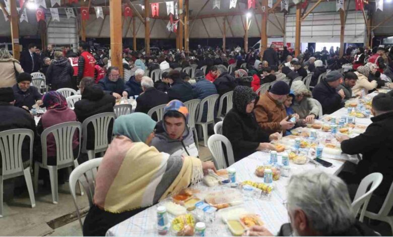 İzmit Belediyesi Ramazan Sofrasını Salı Günü Yeşilova'da Kuracak