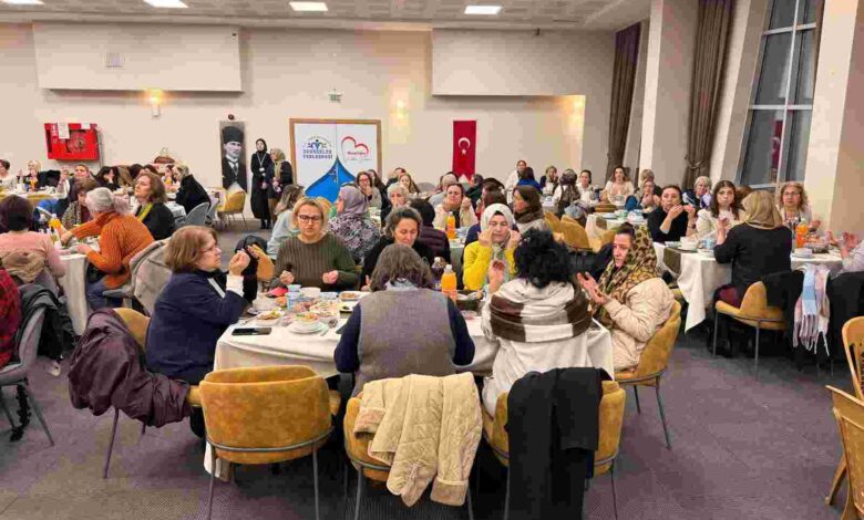 İzmit Belediyesi, kadın dernekleriyle aynı sofrada buluştu