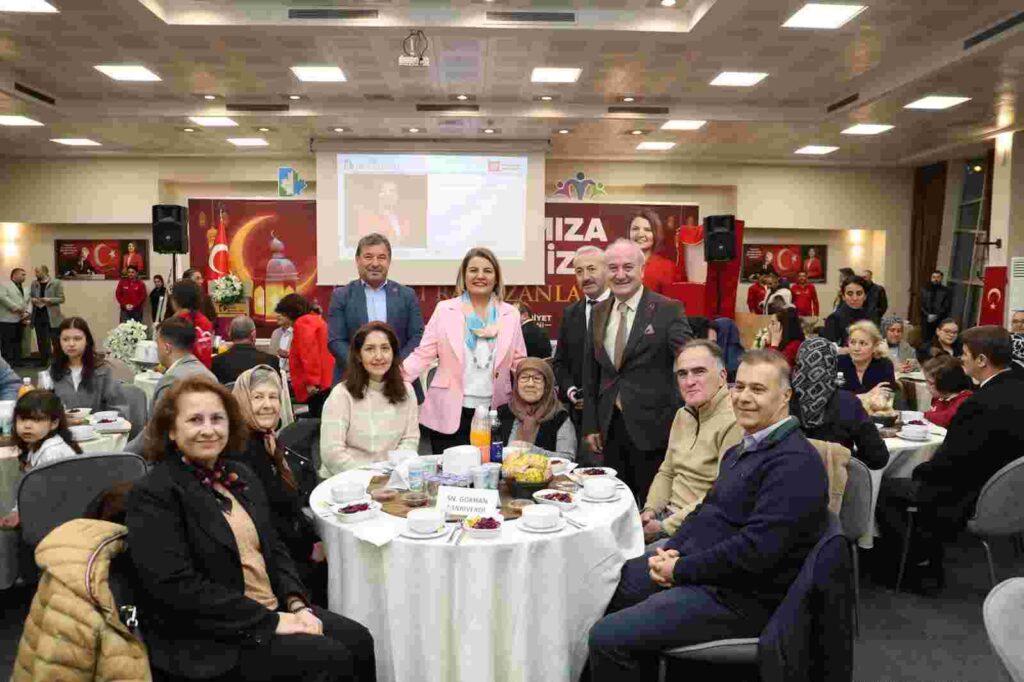 İzmit Belediyesinden şehit aileleri ve gazilere vefa sofrası