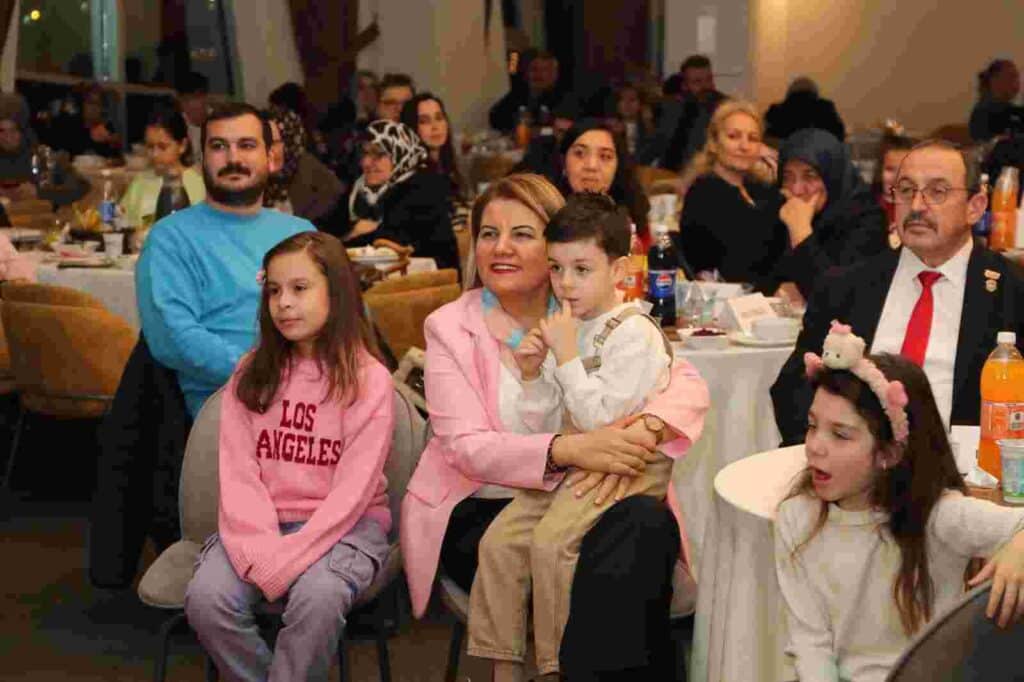 İzmit Belediyesinden şehit aileleri ve gazilere vefa sofrası