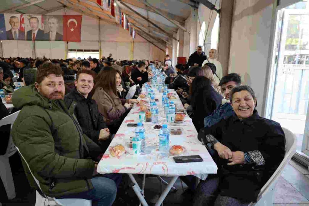İzmit’in kalbi Büyükşehir Ramazan Çadırı’nda atıyor