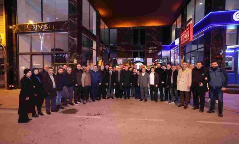 İzmitli esnaflar, Başkan Büyükakın’ı iftarda ağırladı