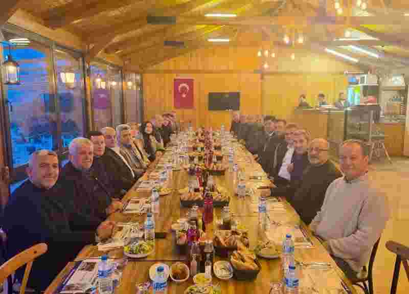Kandıra Belediye Meclisi İftar Sofrası’nda Bir Araya Geldi.