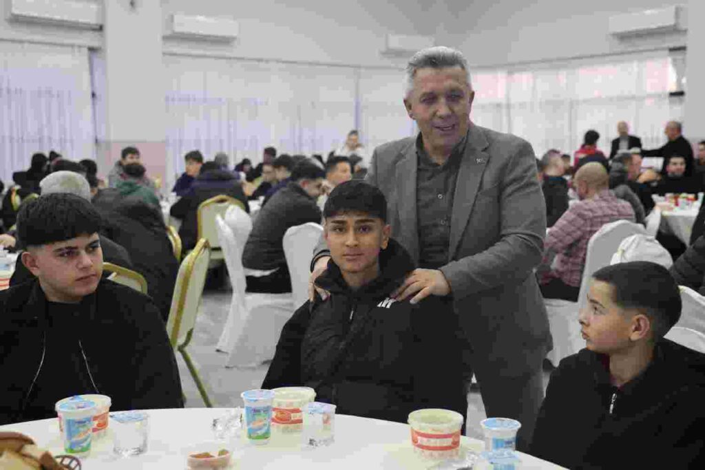 Kandıra’da Yüzlerce Genç Gönül Sofrasında Buluştu