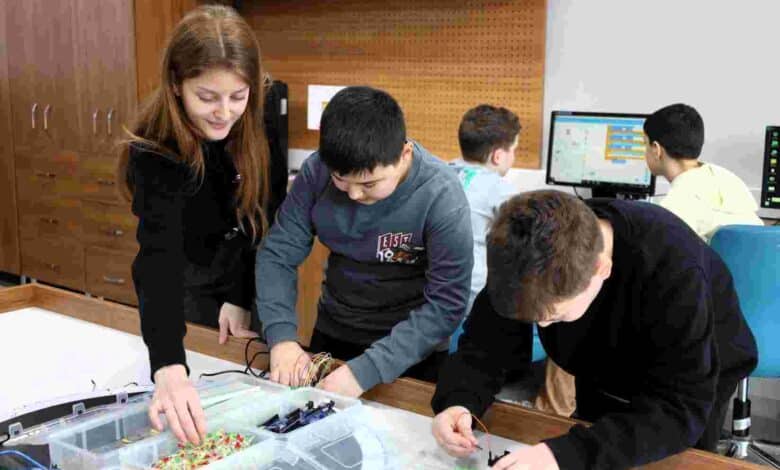 Kocaeli’nin geleceği Bilgievleri’nde şekilleniyor