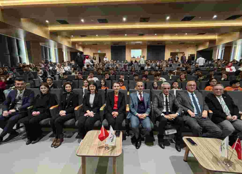 Körfezim Eğitim Kurumları’nda “Bir Hilal Uğruna” Programı
