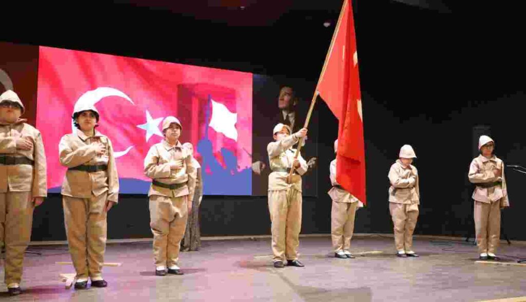 Körfezim Eğitim Kurumları’nda “Bir Hilal Uğruna” Programı