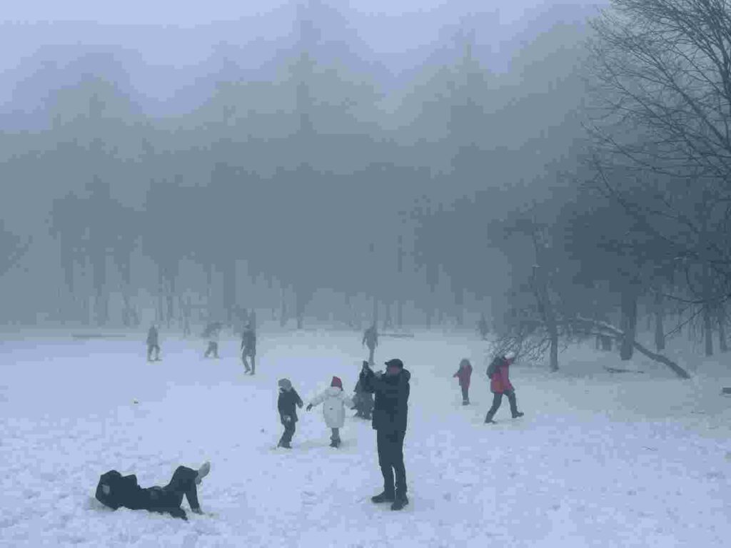 Kuzuyayla’da bayram ve kar sevinci bir arada