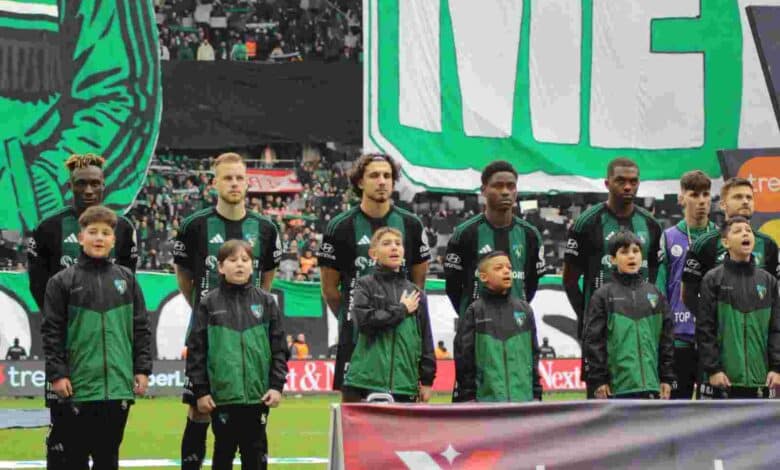 O çocuklar maçta yerlerini aldı