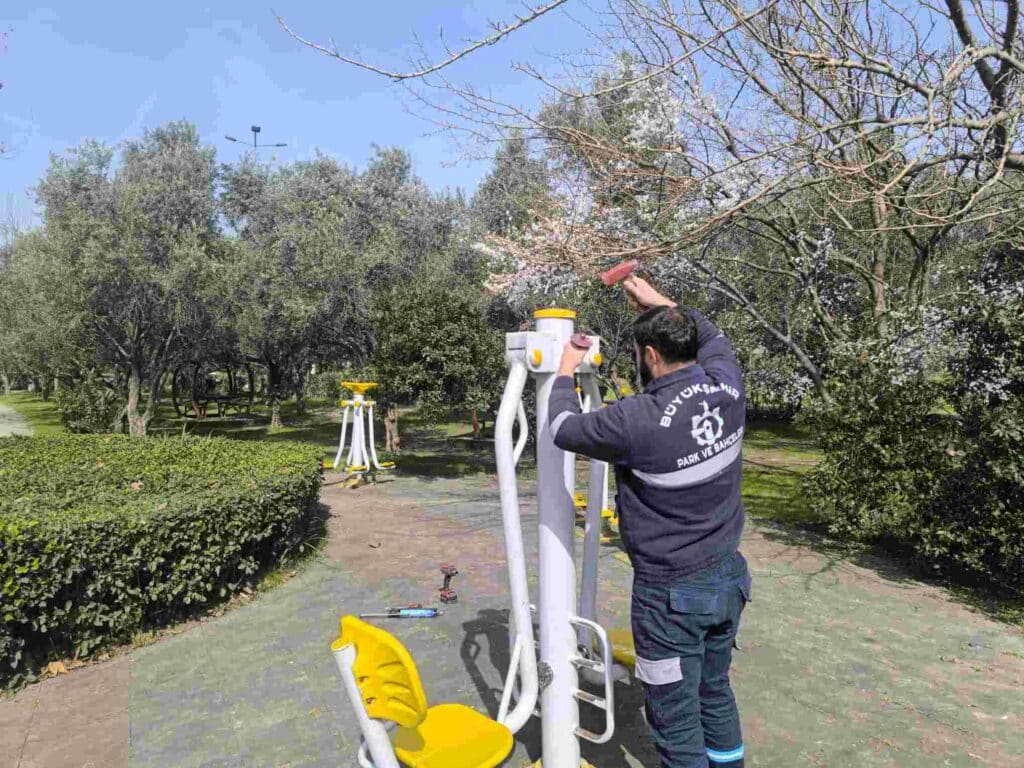 Parklar, Büyükşehir’le güvenli ve sağlam