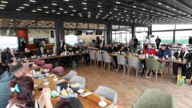 Büyüklerimiz bizim geçmişimiz, kültürümüz ve en kıymetli hazinemizdir