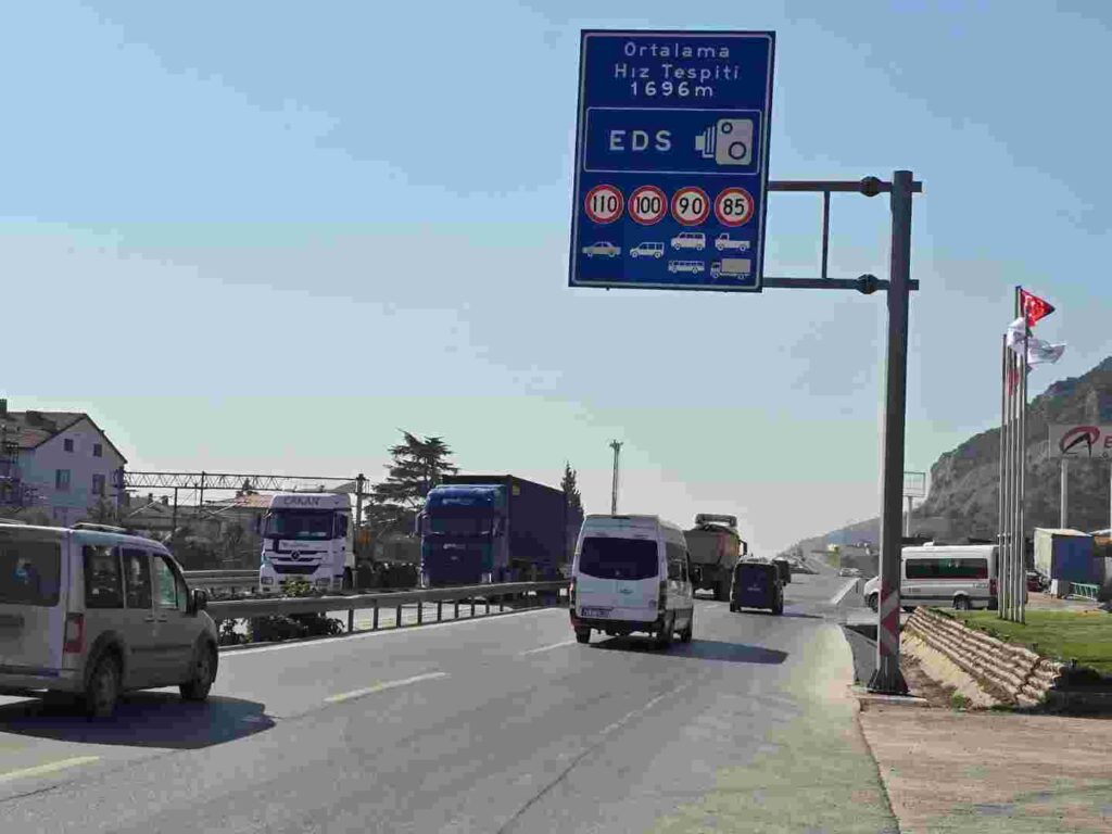 Yeni hız limitleri için yeni tabelalar