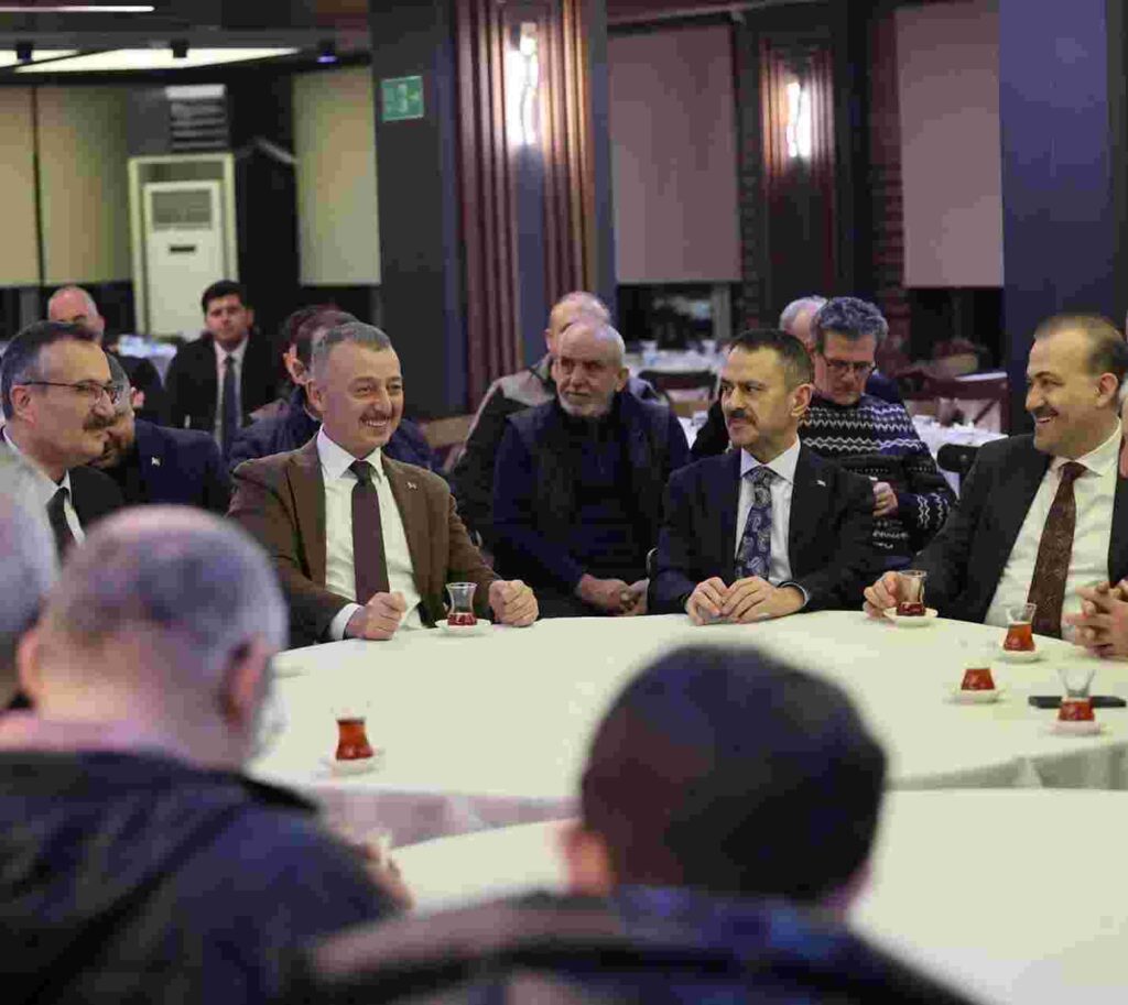 Ziraatçılar, Başkan Büyükakın’ı çay içmeden bırakmadı