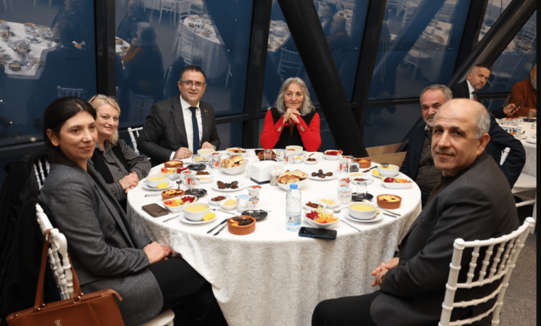 Derince Belediye Meclisi İftar Sofrasında Buluştu