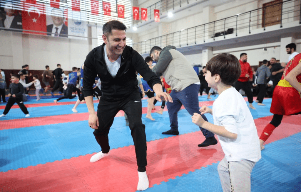 Derince'de Aileler Sporda Buluşuyor