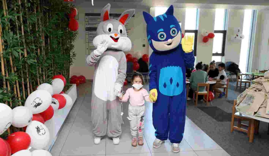 23 Nisan’ın neşesi Şehir Hastanesi’ne taşındı 