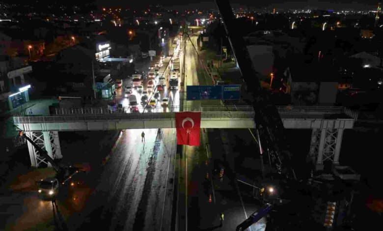 Başiskele Kavşağı’nda ‘78 tonluk’ gece mesaisi