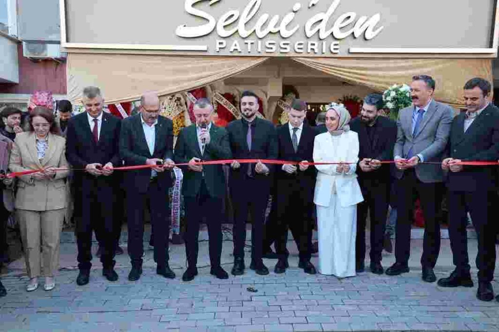 Başkan Büyükakın esnafları yalnız bırakmıyor