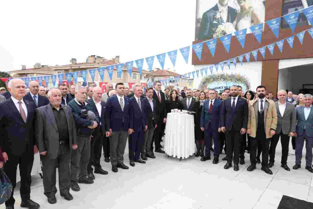 Başkan Gökçe'den Derince'ye İki Yeni Eser