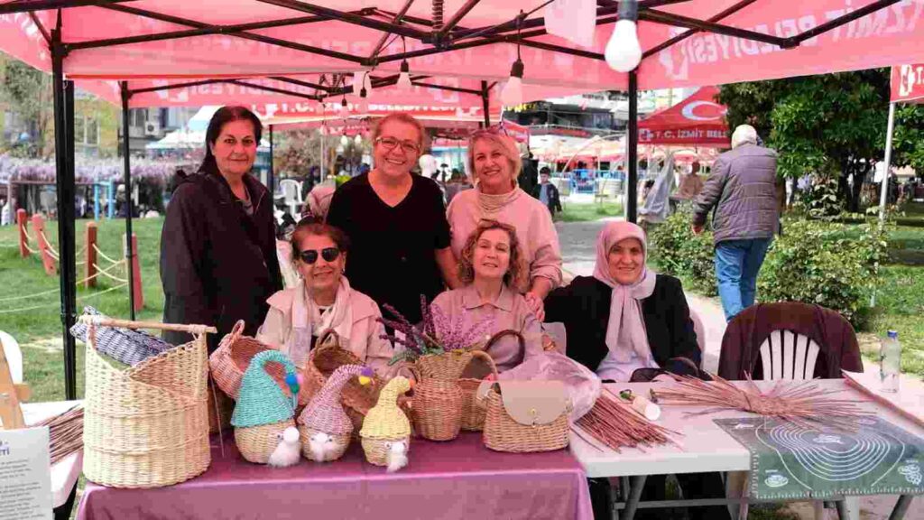 Dünya Sanat Günü İzmit’te coşkuyla başladı 