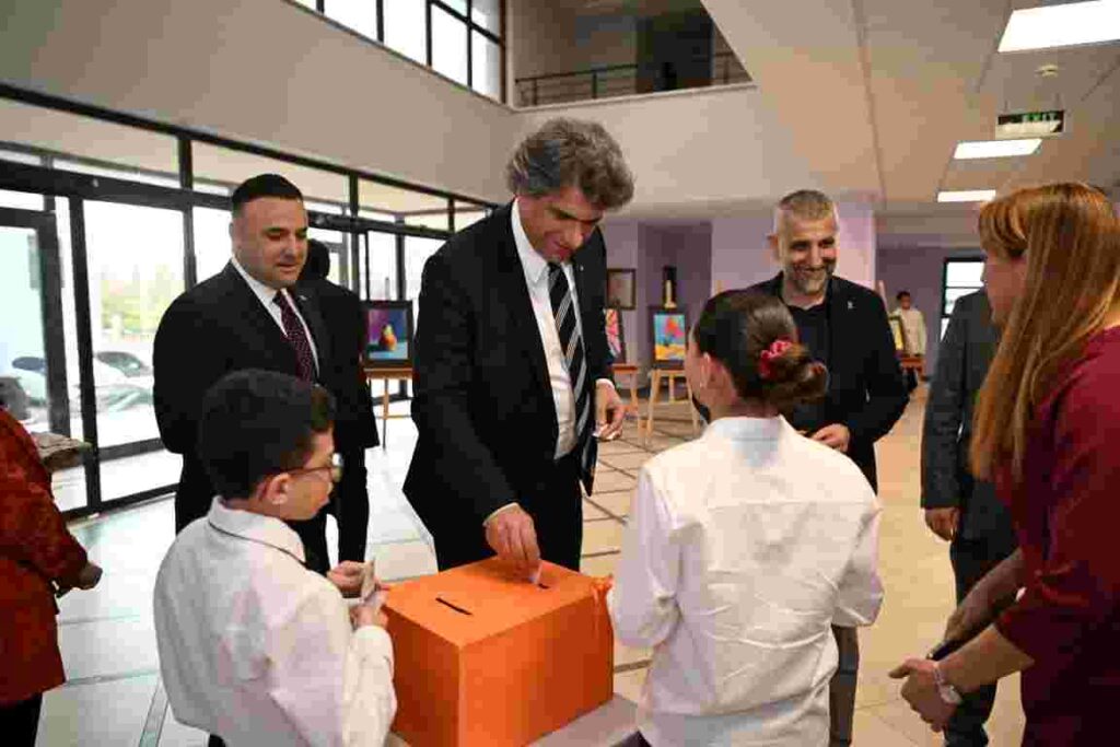 Genç Yüreklerden LÖSEV’e Anlamlı Destek