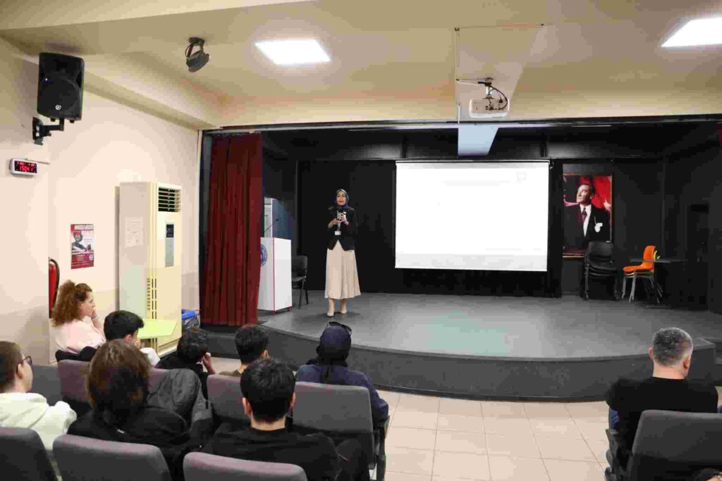  Gençleri Obeziteye Karşı Bilinçlendi