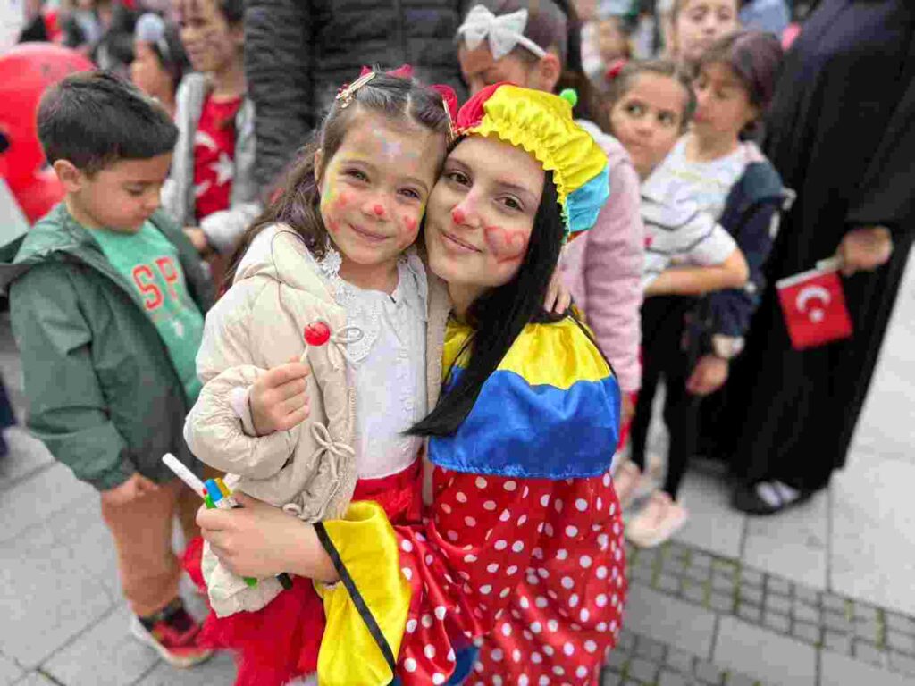 Gölcük’te Bayram Neşesi Anıtpark’tan Taştı