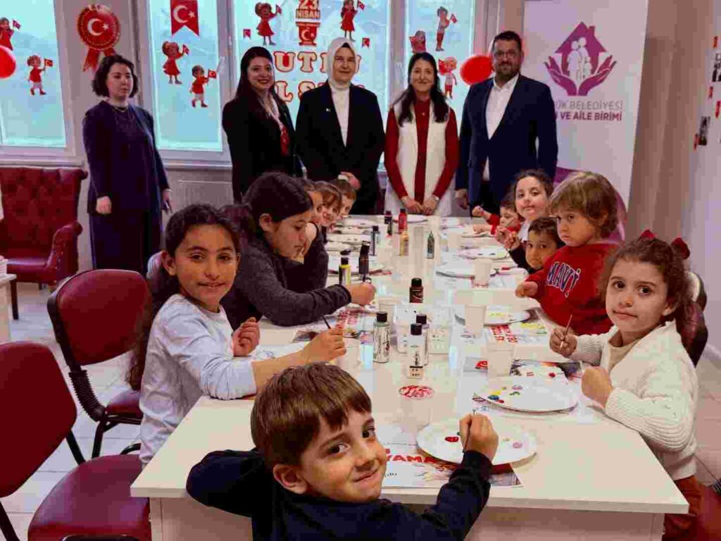 Gölcük’te Bayram Neşesi Anıtpark’tan Taştı