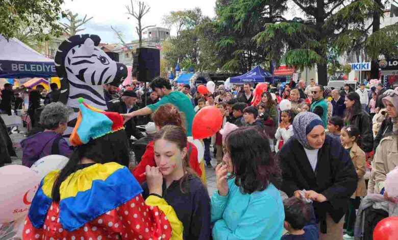 Gölcük’te Bayram Neşesi Anıtpark’tan Taştı