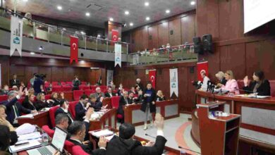 İzmit Belediyesi Meclisi’nde görev dağılımı yapıldı