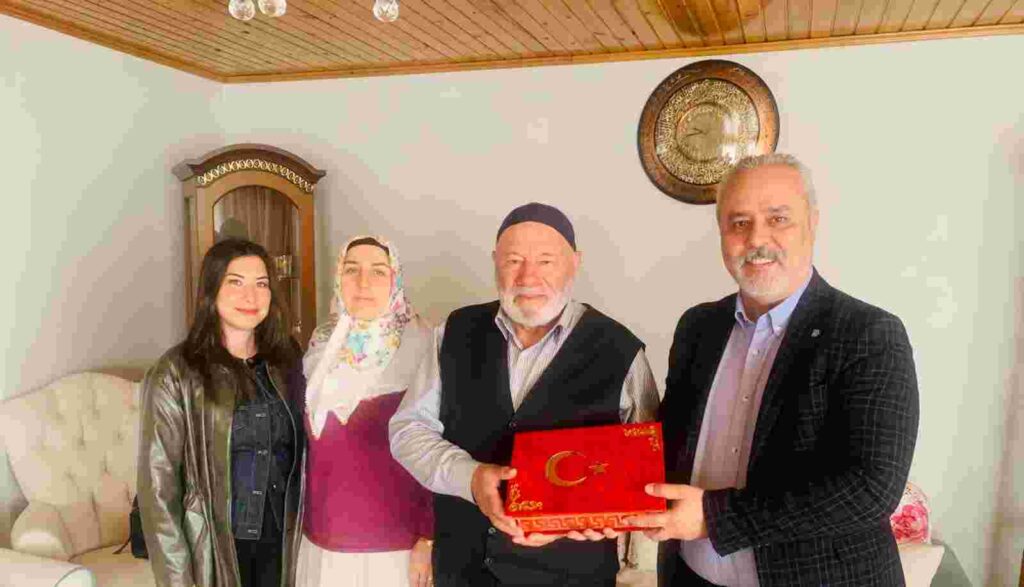 İzmit Belediyesi, gazilere vefa ziyaretlerini sürdürüyor