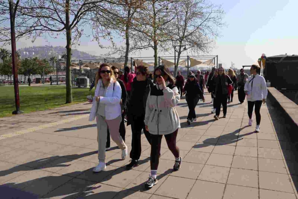 Dünya Sağlık Günü’nde İzmitli kadınlar sağlık için yürüdü