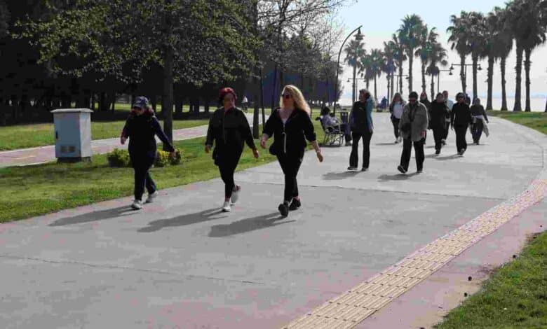 İzmitli kadınlar sağlık için yürüdü