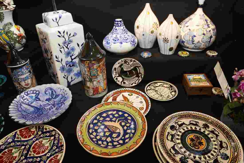 Kocaeli Büyükşehir Belediyesi KO-MEK’in yıl sonu ilçe sergilerinin dördüncüsü Darıca’da açıldı.