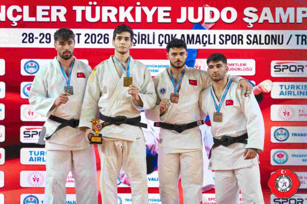 Kağıtspor'un olduğu her yerde başarı var