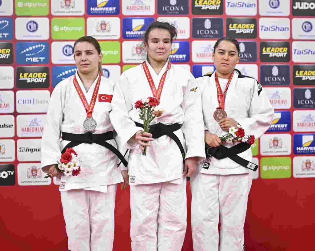 Kağıtspor'un olduğu her yerde başarı var