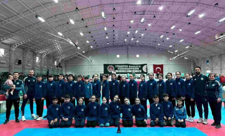 Kağıtspor'un olduğu her yerde başarı var