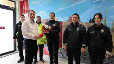 Kartepe Kütüphanesi’nde Anlamlı Polis Haftası Kutlaması