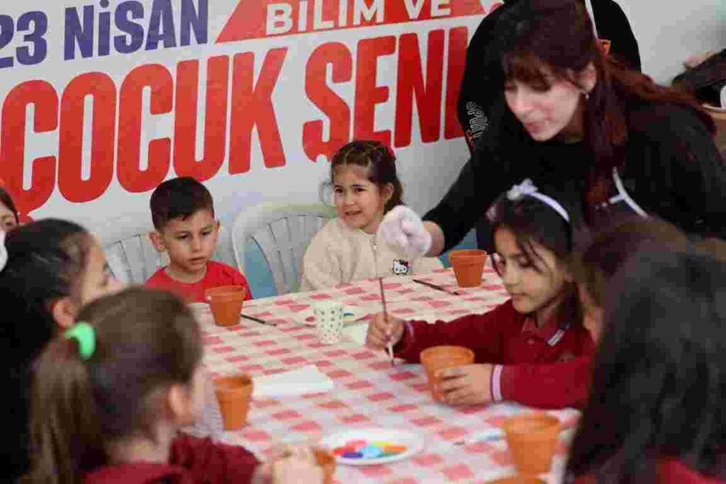 Kartepe’de Çocuklar Bilim ve Eğlenceyle Buluştu