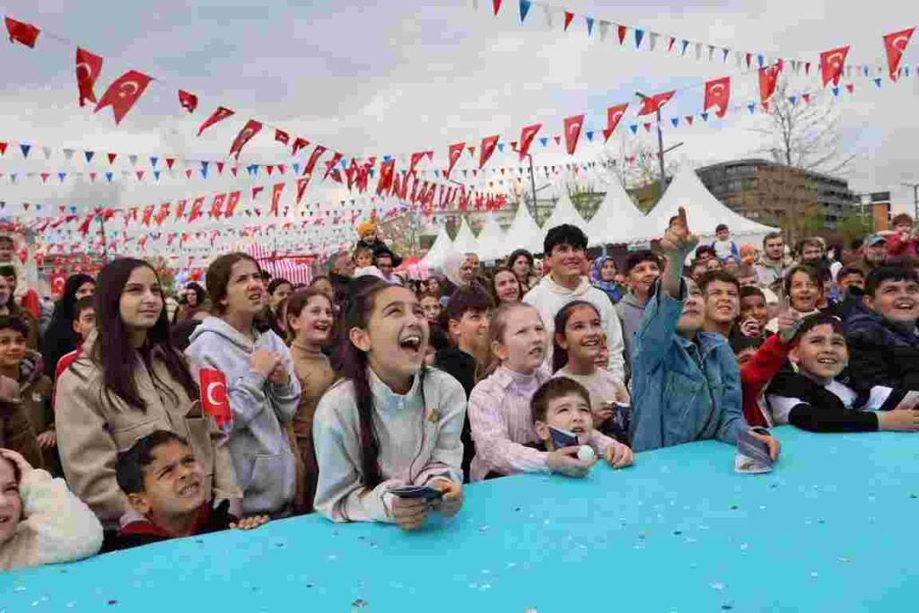 Kartepe’de Çocuklar Bilim ve Eğlenceyle Buluştu