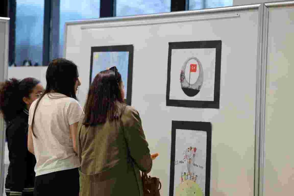 Kartepeli Minik Ellerin Eserleri Sanat Evi’nde Görücüye Çıktı