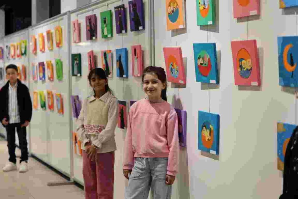 Kartepeli Minik Ressamlardan Görkemli Sergi