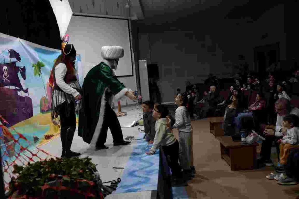 Kartepeli Minikler Nasrettin Hoca ile Kahkaha Dolu Bir Yolculuğa Çıktı