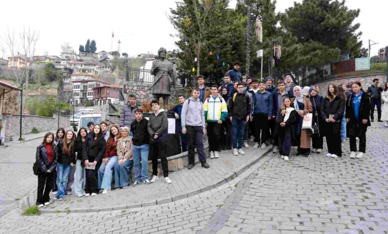 Kitapların izinde Kocaeli’yi adım adım keşfettiler