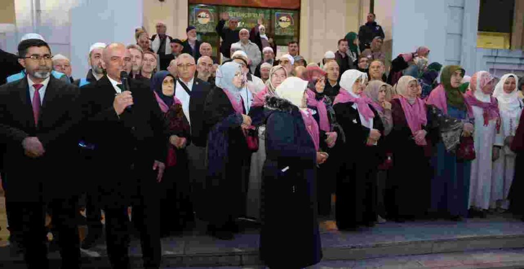 Körfezli ilk hacı kafilesi dualarla uğurlandı