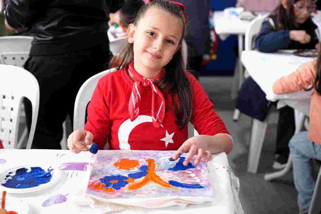 Milli İrade Meydanı çocuklarla dolup taştı