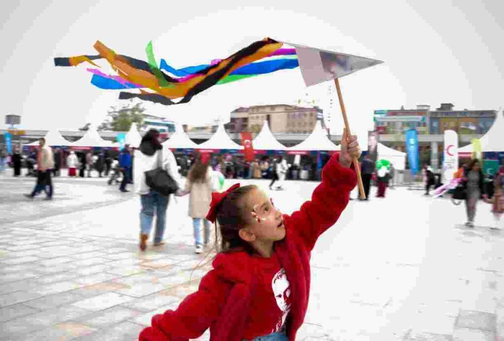 Milli İrade Meydanı çocuklarla dolup taştı