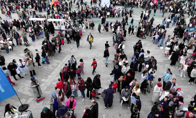 Milli İrade Meydanı çocuklarla dolup taştı