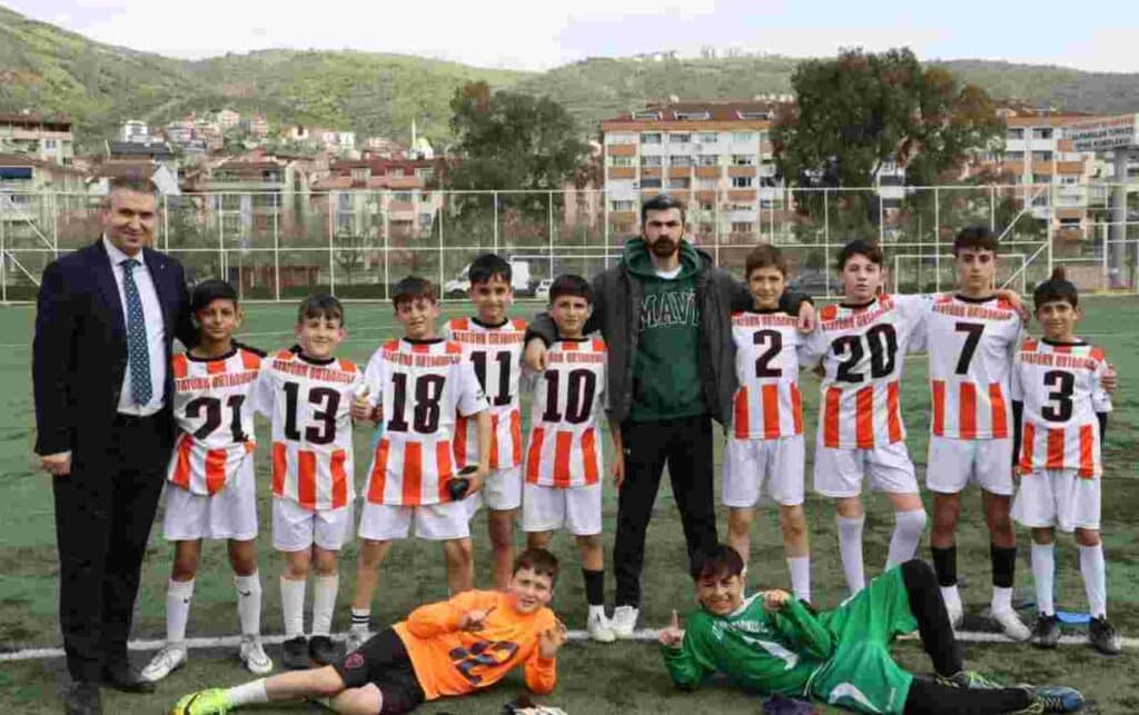 Şampiyon Atatürk Ortaokulu oldu